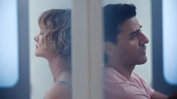 Carey Mulligan as Lindsay Crane-Martin, Oscar Isaac as Josh Martin in Beef season 2