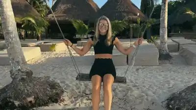 Elizabeth Smarts Trainer Breaks Down Her Health and Fitness Routine for Bodybuilding Competitions