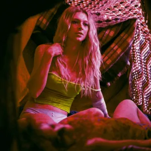 Euphoria's Hunter Schafer Has Topless Scene, Lexi Reveals Virginity