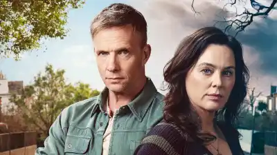 Rupert Penry-Jones and Jill Halfpenny in The Feud on Shelbury Drive