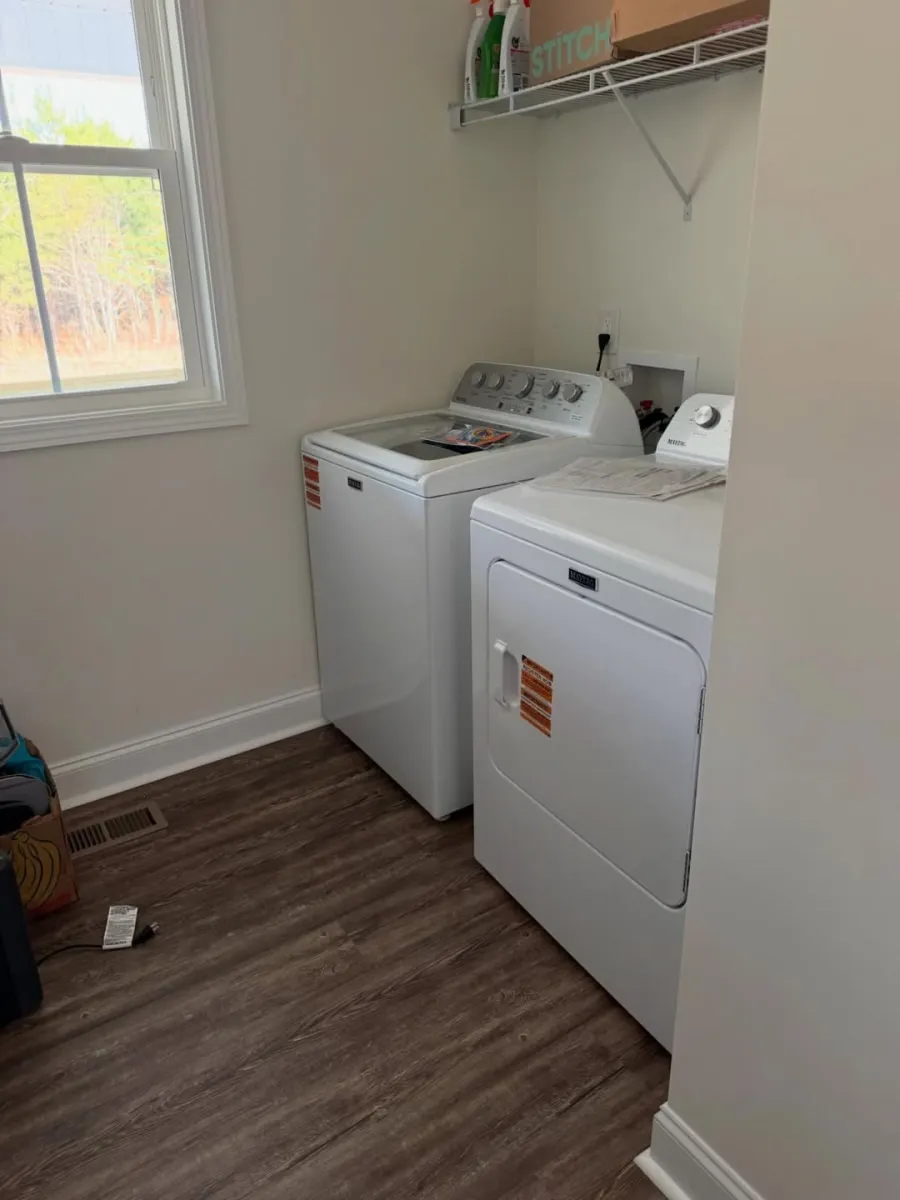janelle-brown-laundry-room