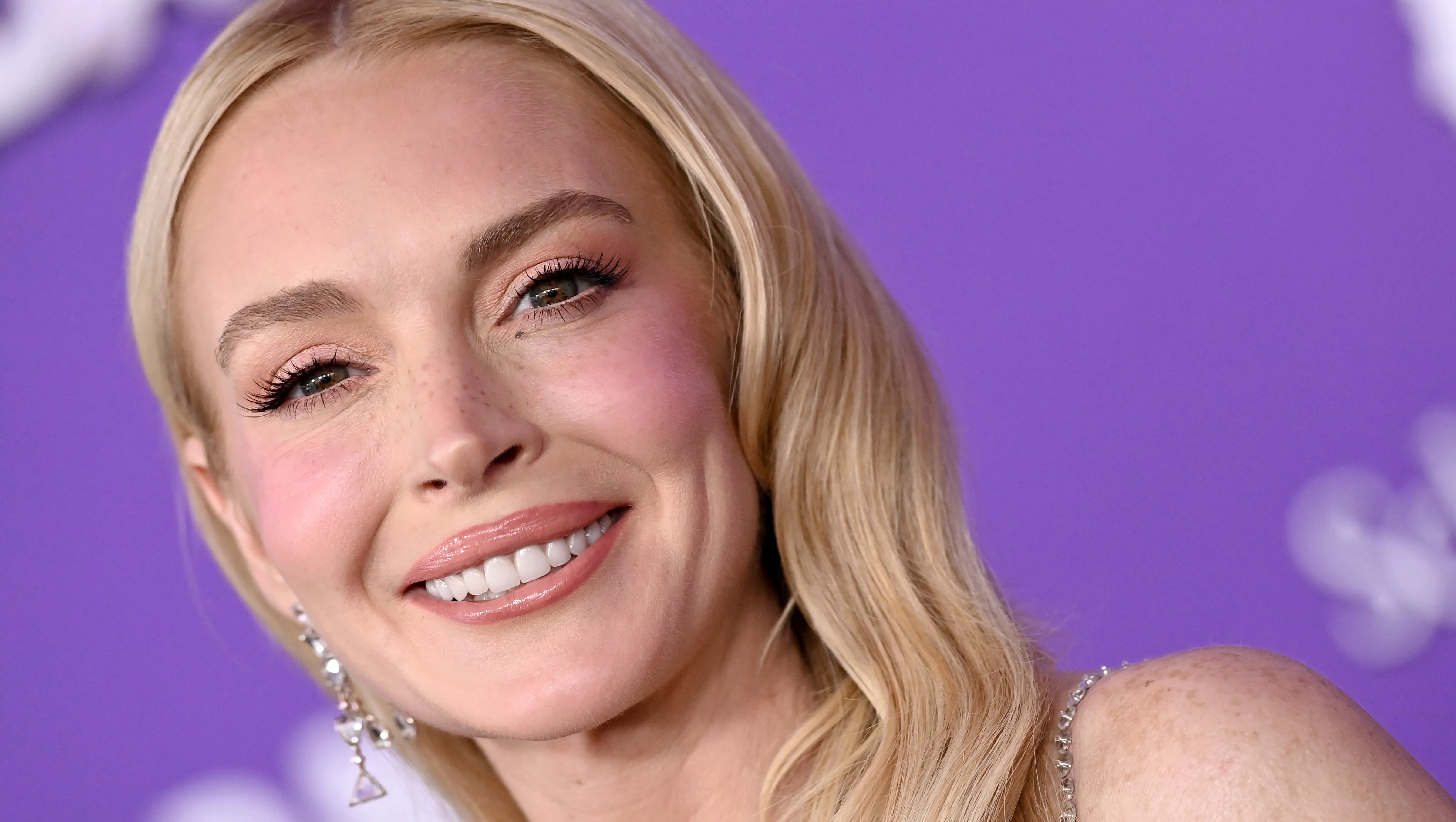 lindsay-lohan-white-loafers-style