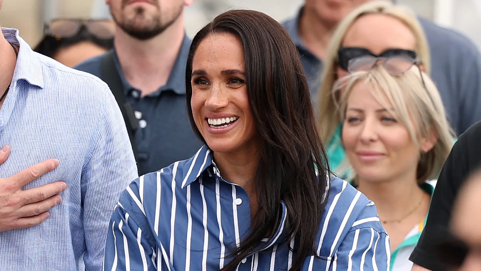 SYDNEY, AUSTRALIA - APRIL 17: Prince Harry, Duke of Sussex and Meghan, Duchess of Sussex greet members of the public at the Cruising Yacht Club of Australia on April 17, 2026 in Sydney, Australia. The Duke and Duchess of Sussex are on a four-day visit to Australia, with engagements across Melbourne, Canberra and Sydney. (Photo by Cameron Spencer/Getty Images)
