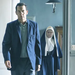 Clive Owen in Monsieur Spade