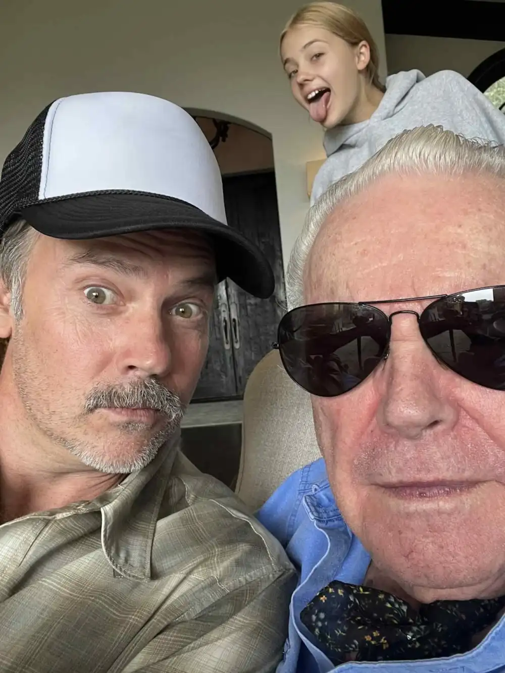 Robert Wagner Shares Rare Photo With Son-in-Law Barry Watson