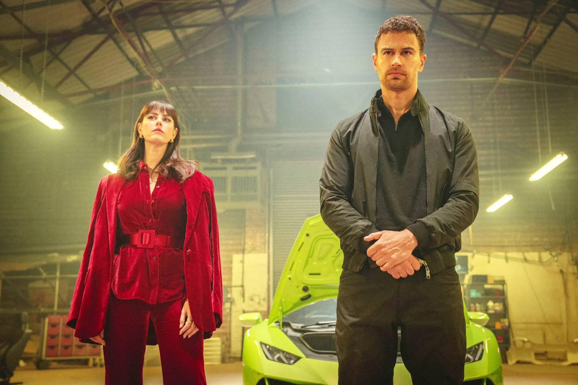 Kaya Scodelario and Theo James in The Gentlemen season 1