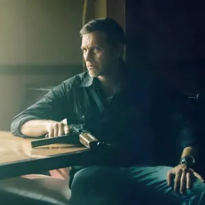 Devon Sawa in Thieves Highway