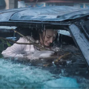 Phoebe Dynevor as Lisa in Thrash