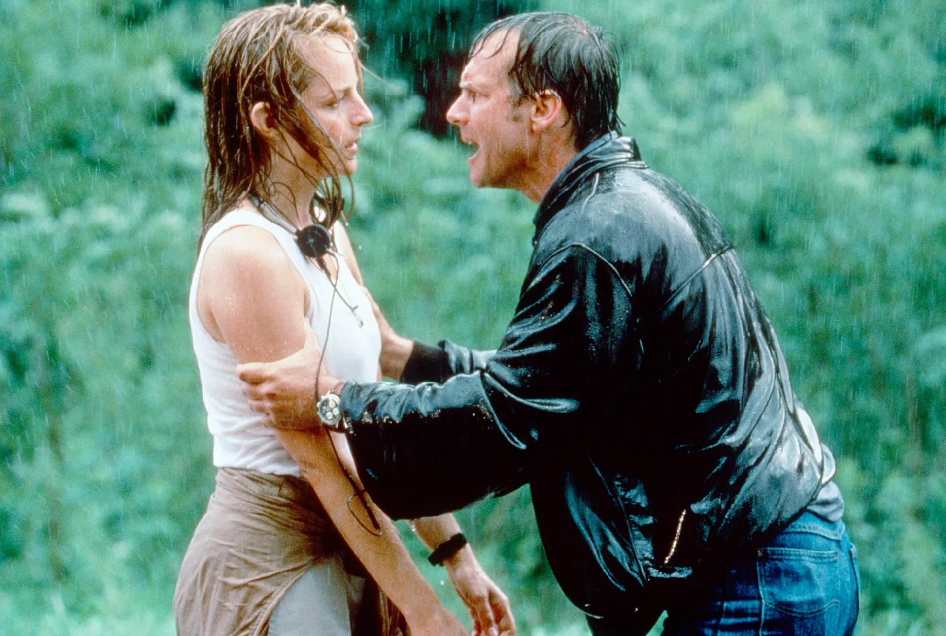Helen Hunt and Bill Paxton in Twister