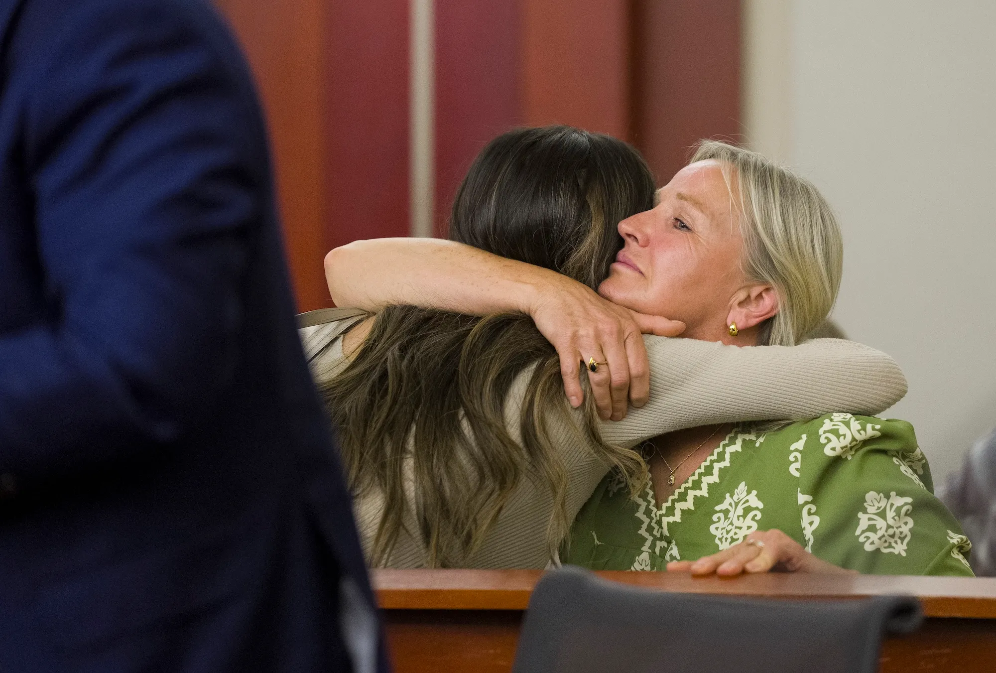 aylor Frankie Paul Hugs Dakota Mortensen's Mom After Custody Hearing