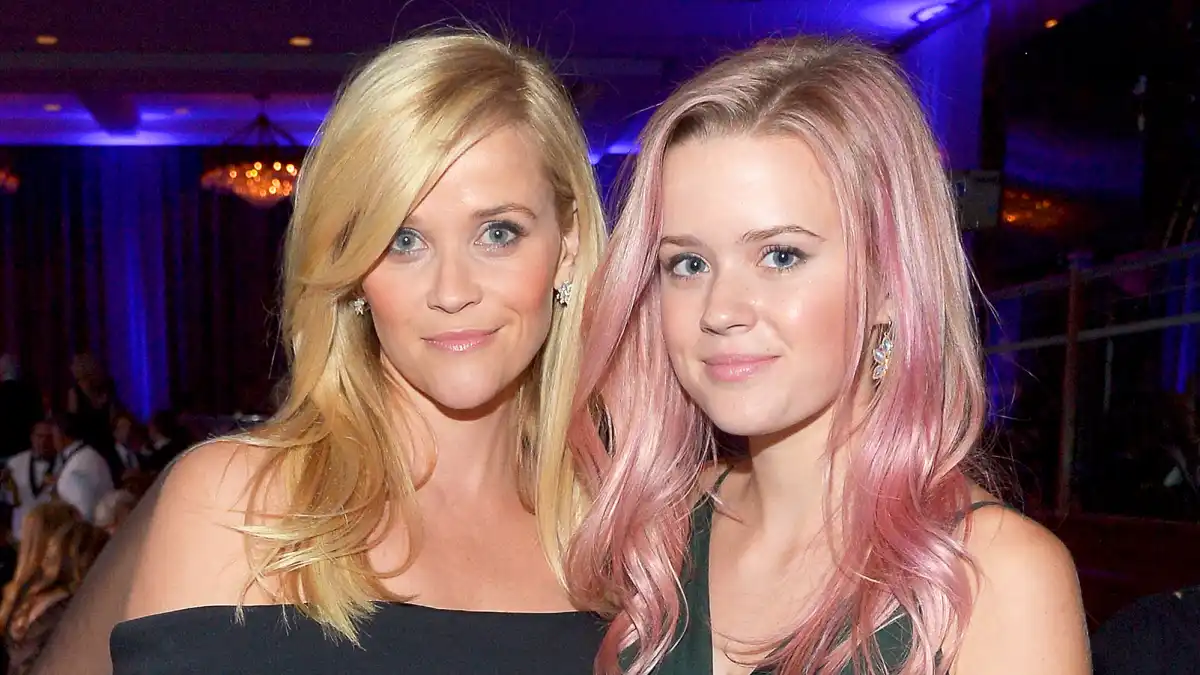 Reese Witherspoon and Ava Phillippe