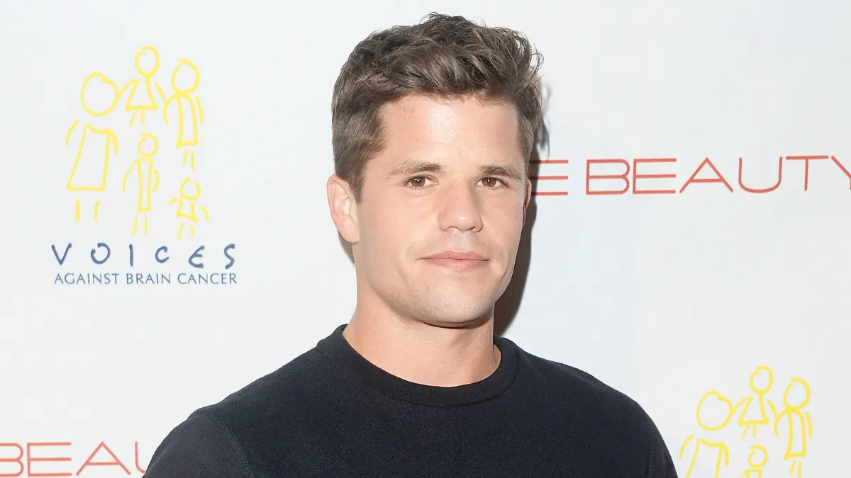 Charlie Carver