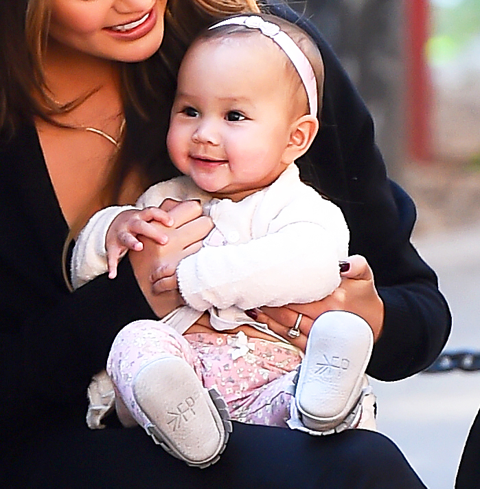 614913474_luna zoom 7c530cc0 ea5e 4b3a a5e5 cd734454540e