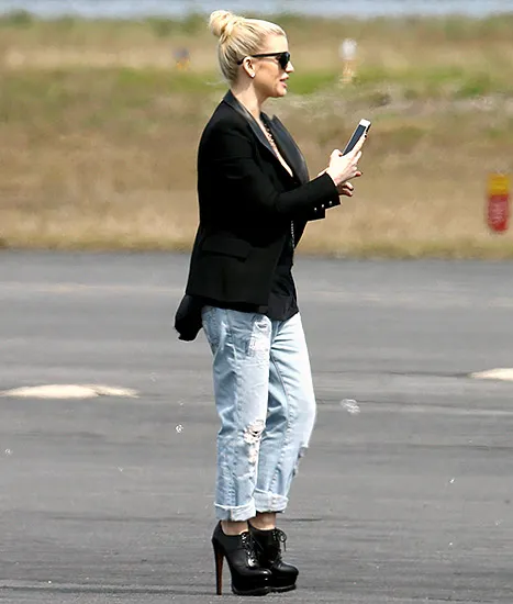 Jessica Simpson - jeans