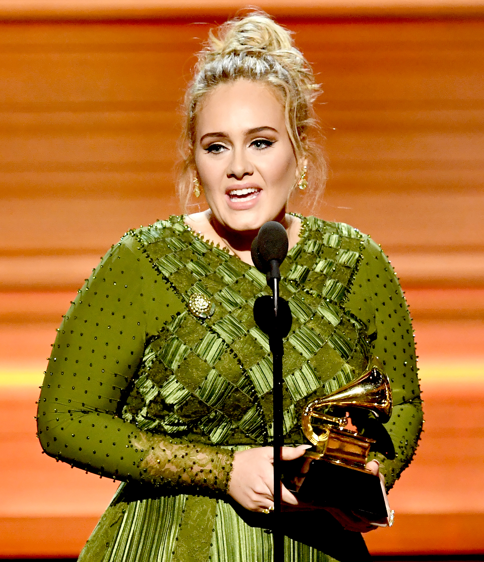 Adele zoom 49e561a3 ec6d 4908 bfe3 f6d35f035bf6