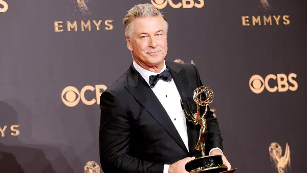 Alec baldwin win emmys 2017 757814ea 507e 499d 80d9 434d8550840c