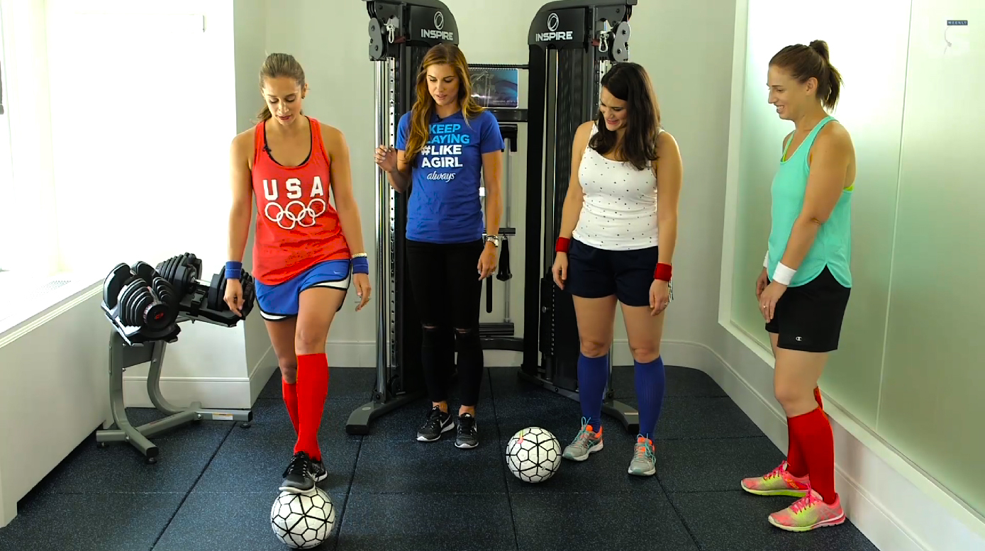 Alex morgan with team zoom 23358406 d9b7 4b56 8f9e f5c9393a5bf0