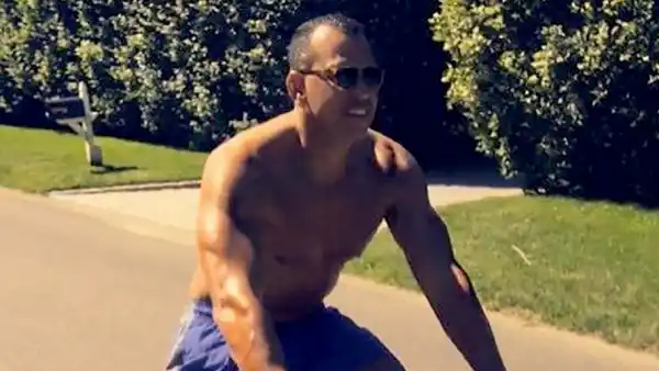 Alex rod jlo ab0fb7e0 af55 4a6a 800d 50bab64e775f