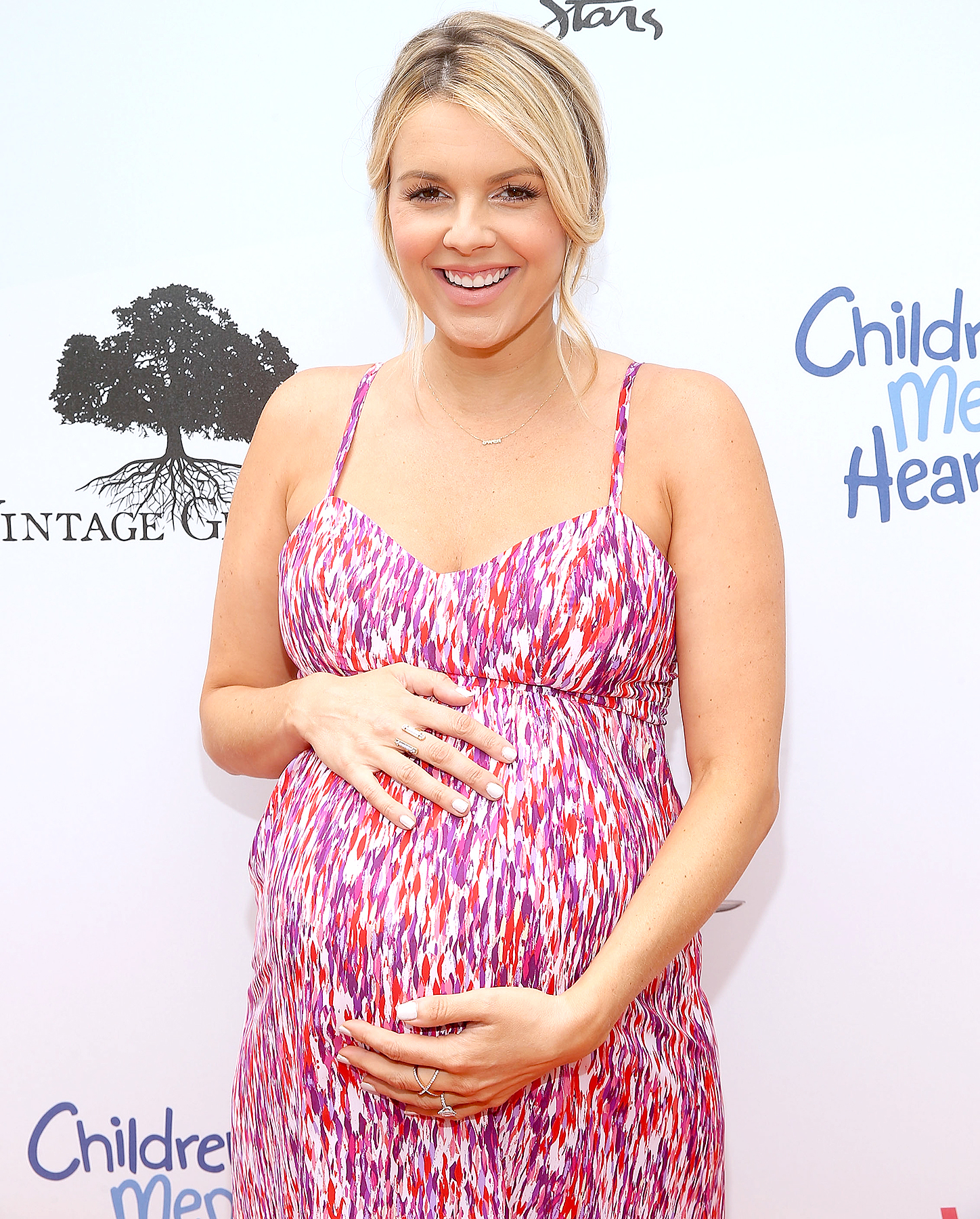 Ali fedotowsky zoom 54b1f931 1b24 4348 9316 acb0c7ff07cb