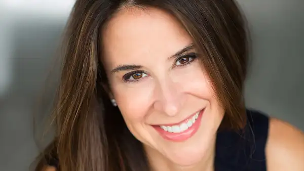 Allison winn scotch 9f0ac5fa 1c7f 4ece 8b14 9830224e42ef