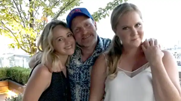 Amy schumer jennifer lawrence reunite c392147b 960e 47e4 9622 89fa1066074a