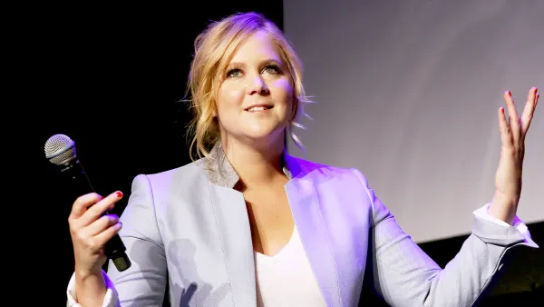 Amy schumer zoom a6bc90d1 db4d 43fe 8efa f90731b88d0f