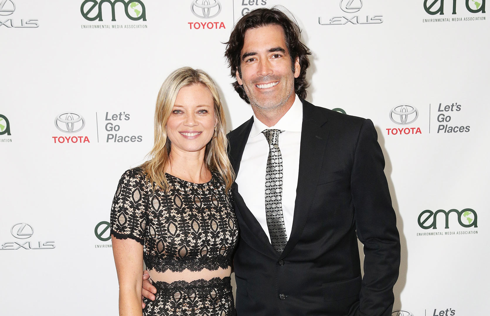 Amy Smart and Carter Oosterhouse