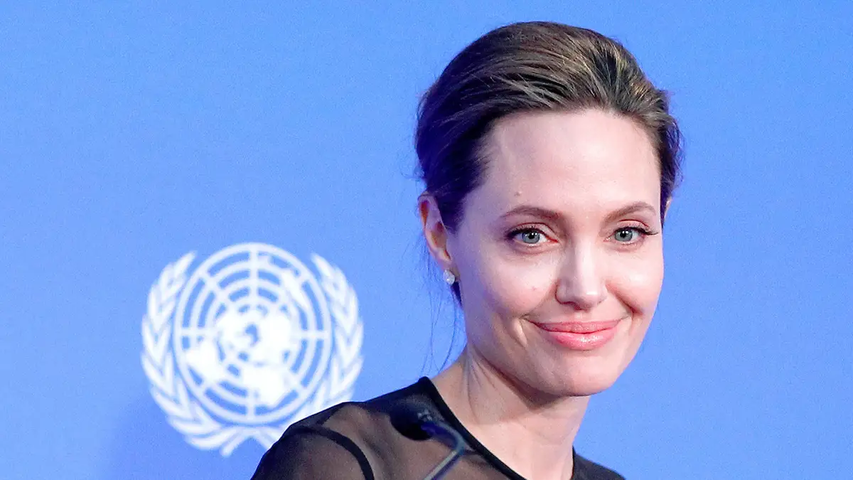 Angelina jolie 27b1e6b8 7fba 48c7 b293 cfafbdd53a6d