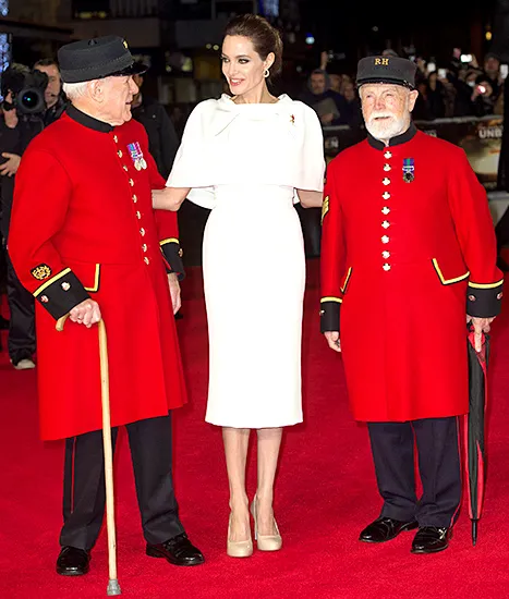 Angelina Jolie - Unbroken guards