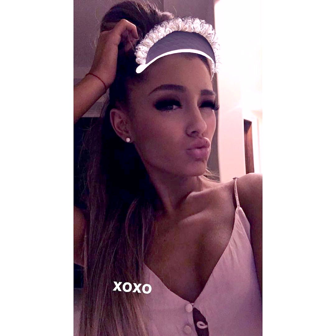 Ariana grande zoom 8cadd8b0 96ce 4797 80ae 11d5ea1ce63c