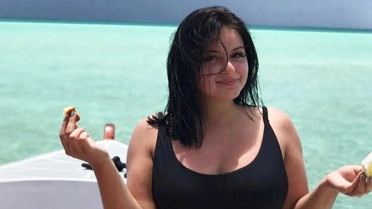 Ariel Winter bathing suit