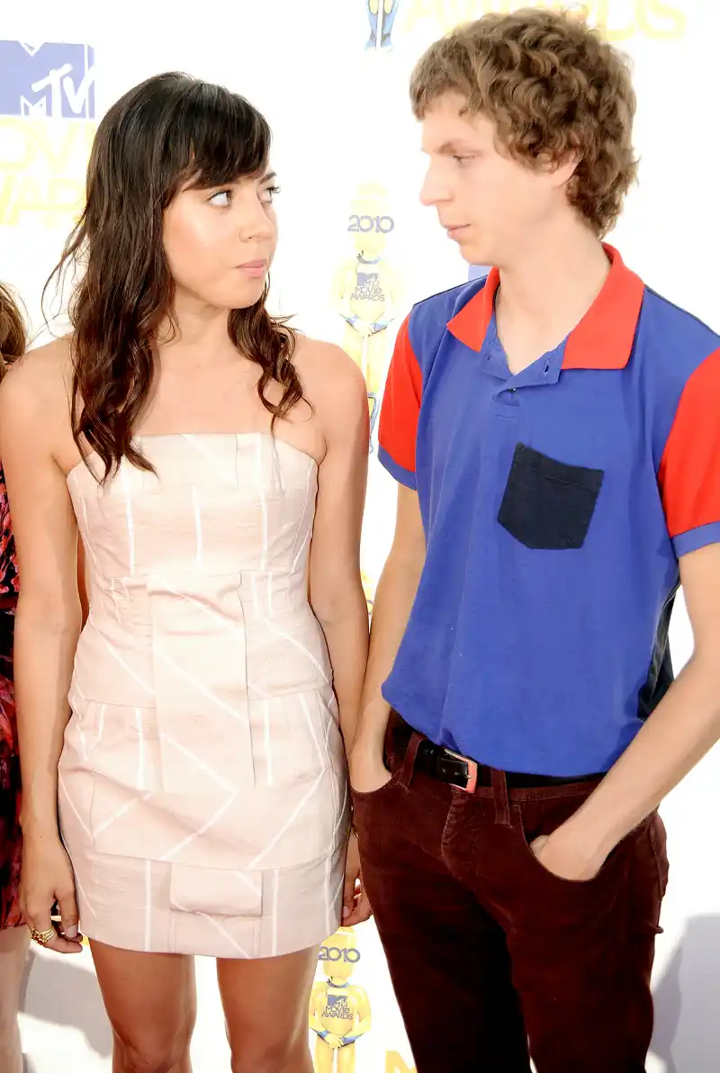 Aubrey Plaza and Michael Cera arrive at the 2010 MTV Movie Awards at Gibson Amphitheatre on June 6, 2010 in Universal City, California.