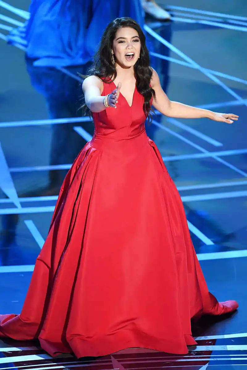 Aulii cravalhop performs oscars 2201be1e 5f2e 4768 b727 228006e53efe