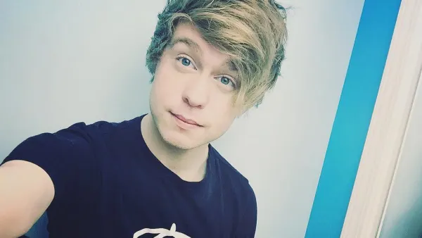 Austin jones 9d53c2b5 9edb 4563 bfdb 3acacce67646