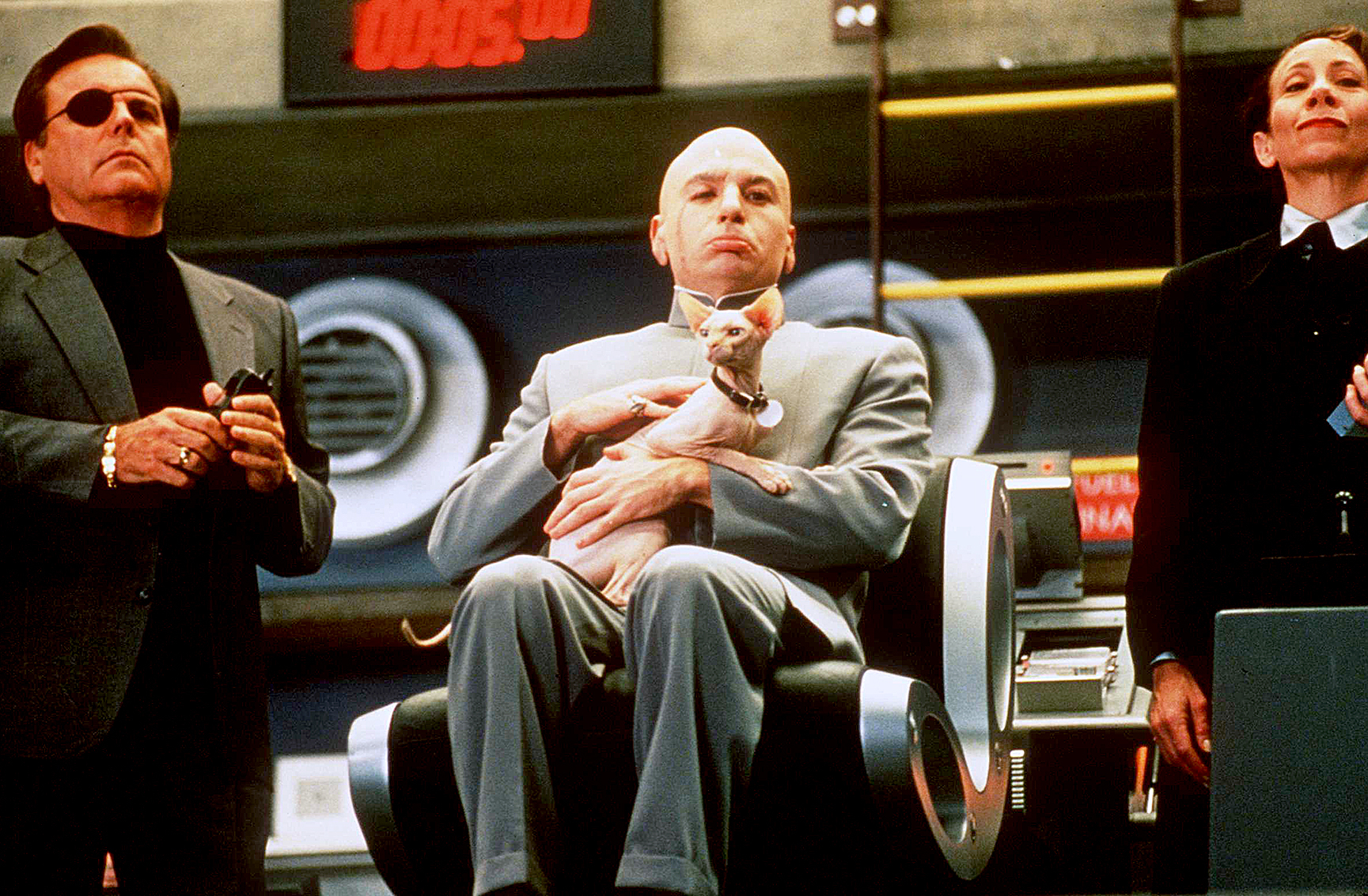 Robert Wagner and Mike Myers star in the movie "Austin Powers"