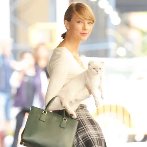 Taylor Swift and Olivia