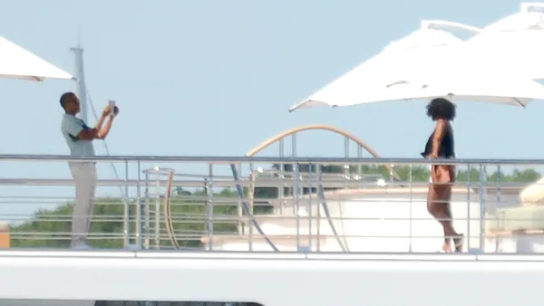 Barack obama michelle af6b80cd 960f 4f99 94d0 52c77af32c02