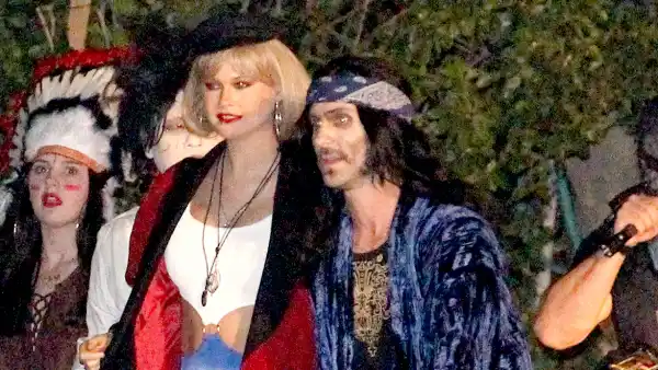 Behati adam zoom 06d86242 bde7 44ba aa25 966600271cfd