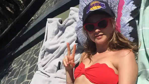 Behati bikini bump zoom 27b621c7 9118 4e65 a751 7cdedbc6e916