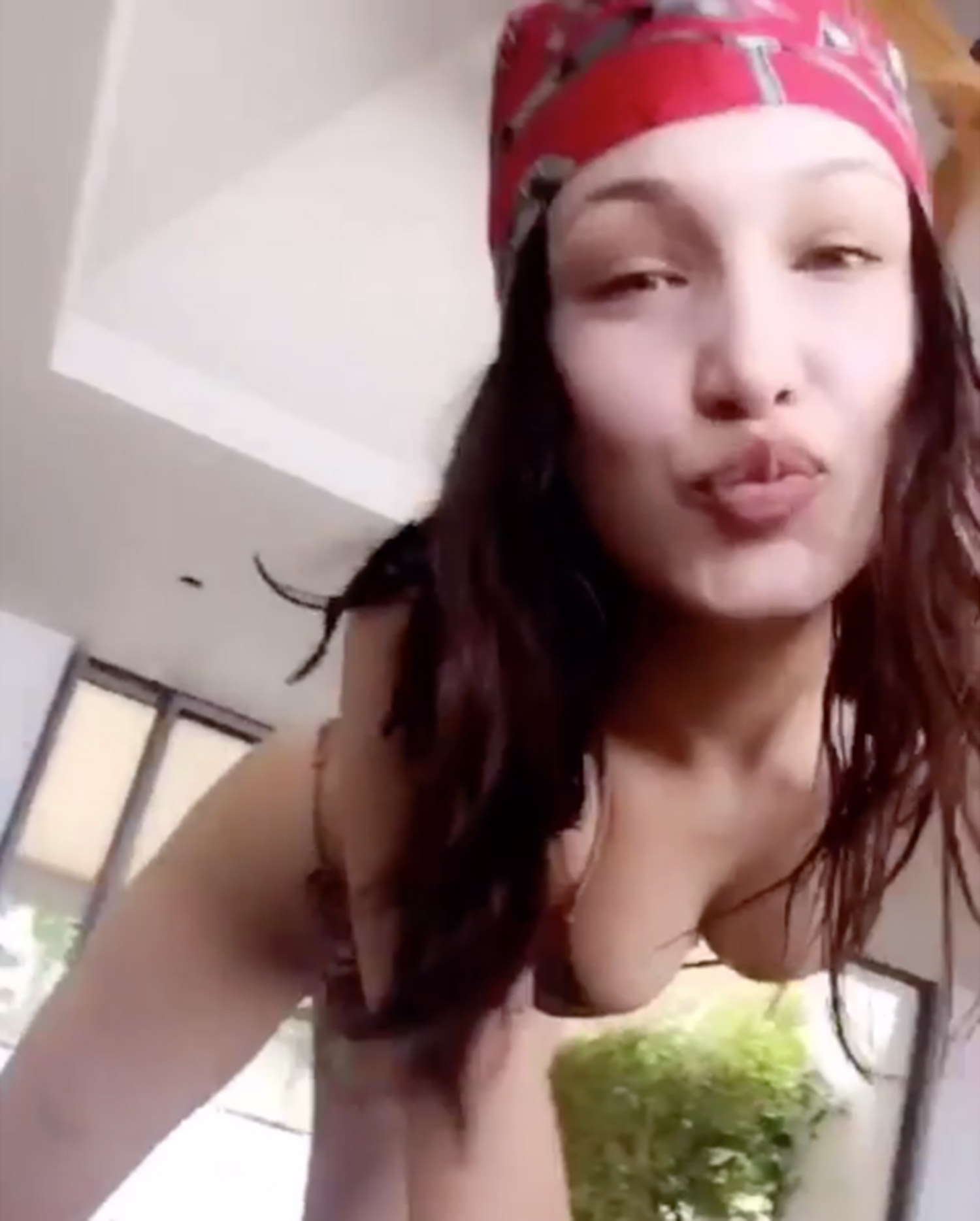 Bella hadid d7c38a9a e623 42a0 9795 ecc97f805625
