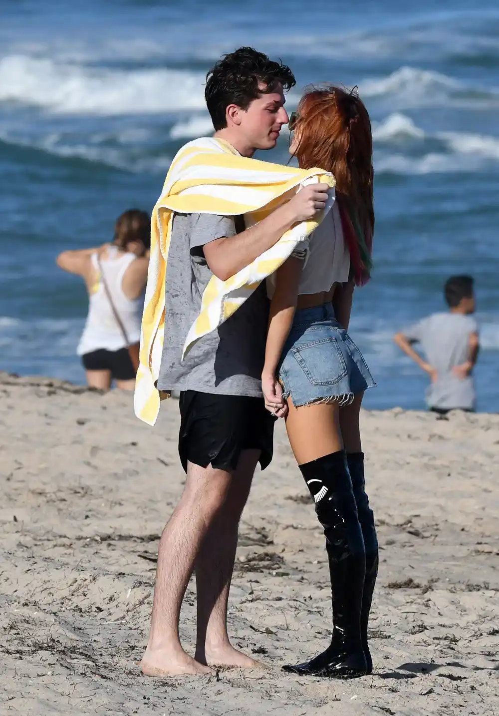 Bella Thorne Charlie Puth