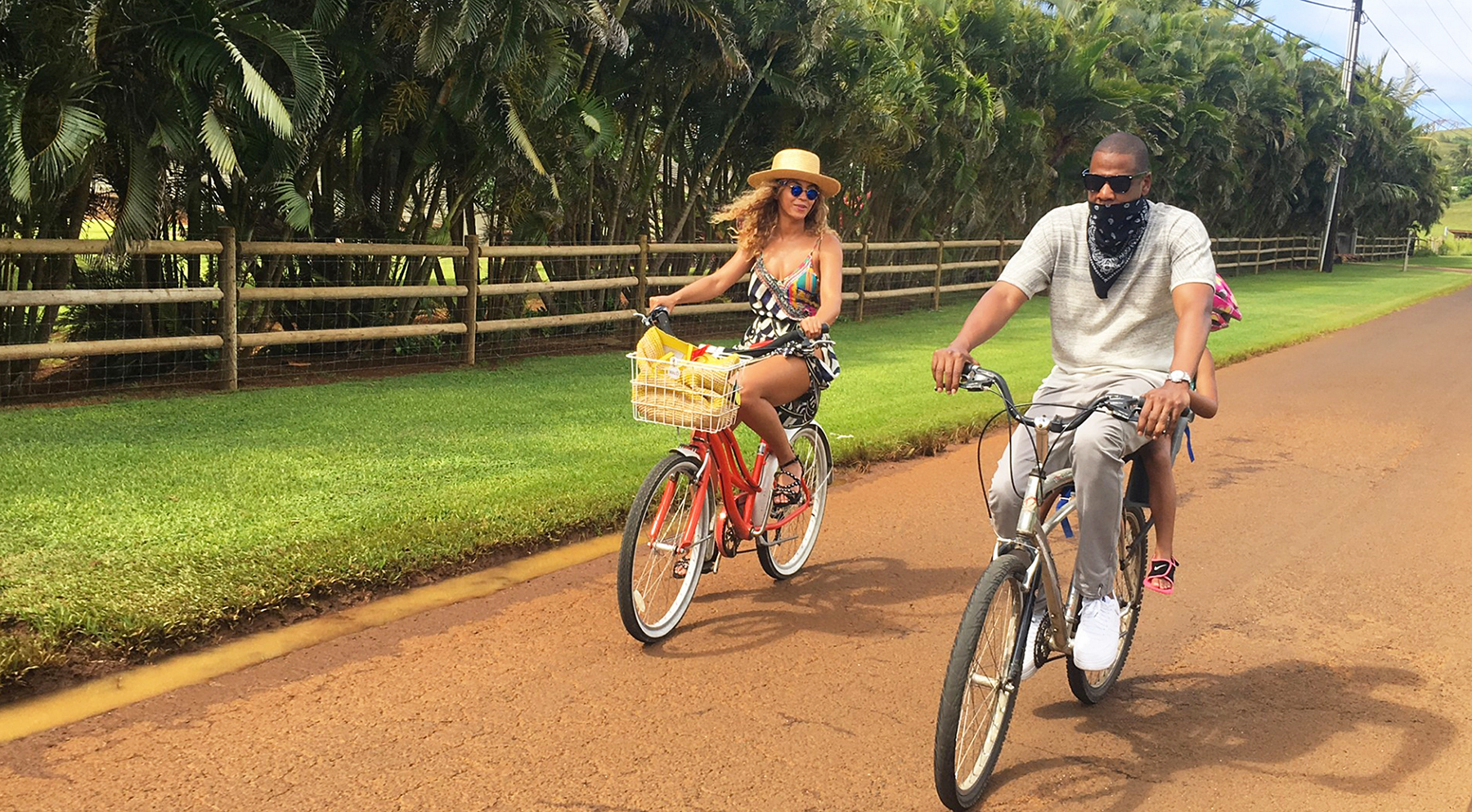 Beyonce Jay Z Blue Ivy bicycles Hawaii