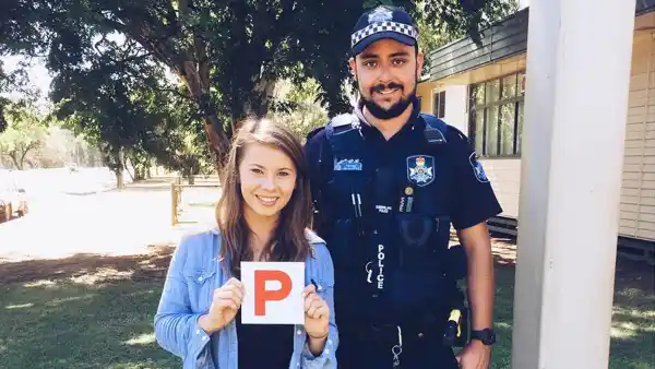 Bindi irwin afef31c2 e264 40c1 9c4f ae5f219a85d2