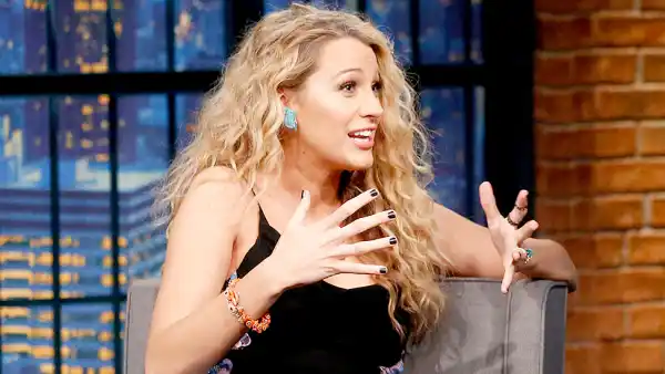 Blake lively seth myers zoom ad71c6b2 e92b 4300 803c 78c3ed325158