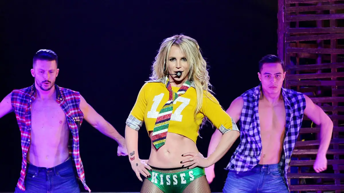 Britney Spears looks sensational in her new Instagram bikini pics