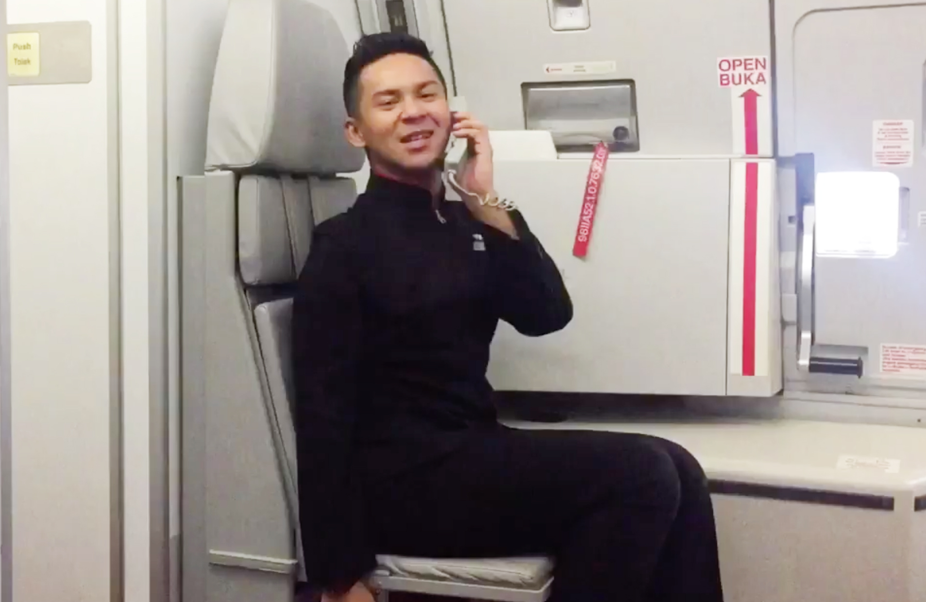 Britney flight 977d73f3 1761 44f5 bafb 43a41fc4be18