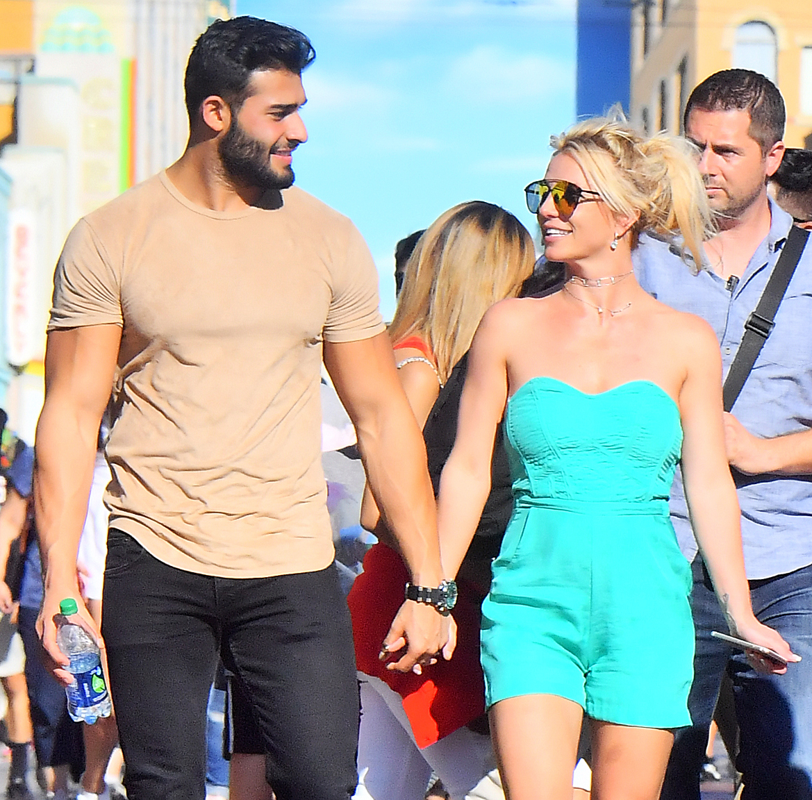 Britney Spears Sam Asghari Disneyland