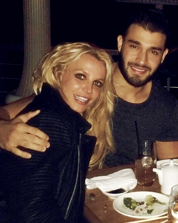 Britney spears sam instagram zoom 5622bc06 560d 4df1 92b9 158d5f40cf2e