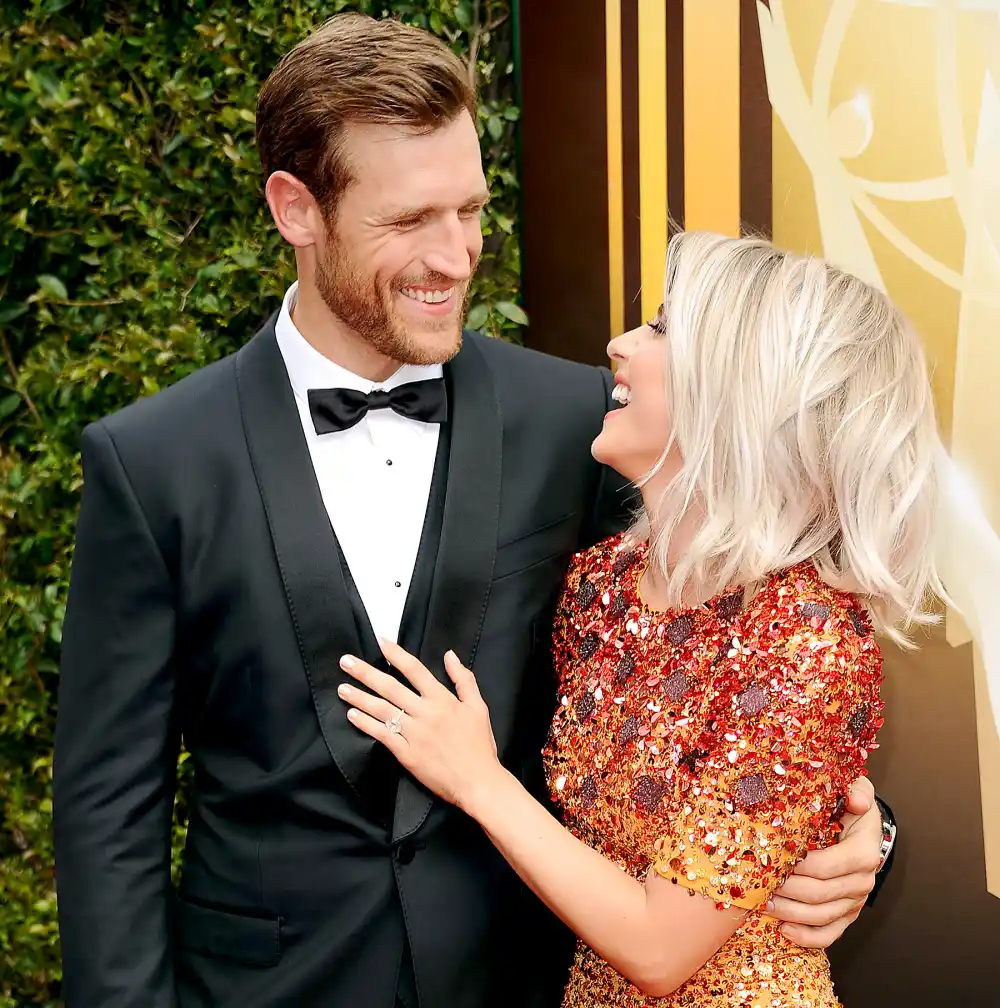 Brooks Laich and Julianne Hough attend the 2015 Creative Arts Emmy Awards.