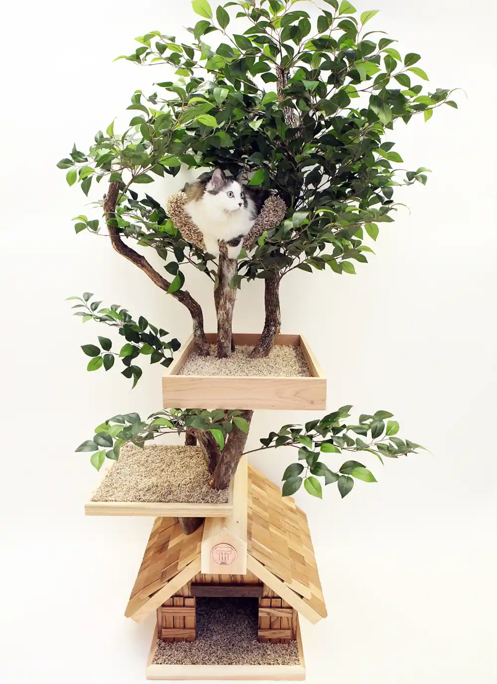 Pet Tree Houses' real cat tree with leaves